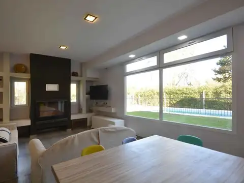 Casa 5 ambientes con 4 baños