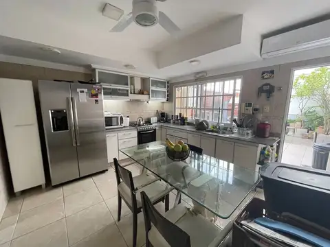 PH 5 ambientes a la venta en Flores