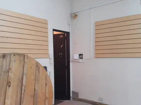 Local en Venta en La Lucila-Vias/Maipu, USD 95.000