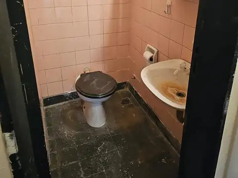 RESERVADO  VENTA DE LOCAL CON SÓTANO EN EL CENTRO DE LA LUCILA