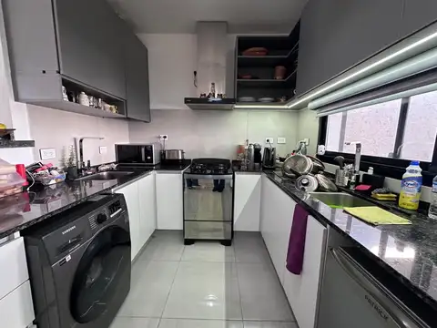 Casa 4 ambientes con 3 baños