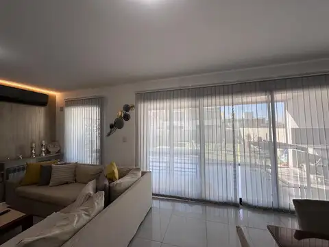 CASA EN VENTA 3 DORMITORIOS CON PILETA  EN DOCTA ETAPA 2