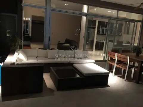 Casa 4 ambientes con 3 baños