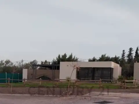 TERRENO EN VENTA EN BARRIO AMPROS VIII. ID: 310605.