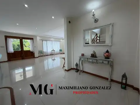 Casa 6 ambientes con 3 baños