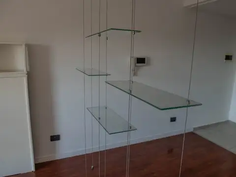 Alquiler monoambiente con balcón en Liniers