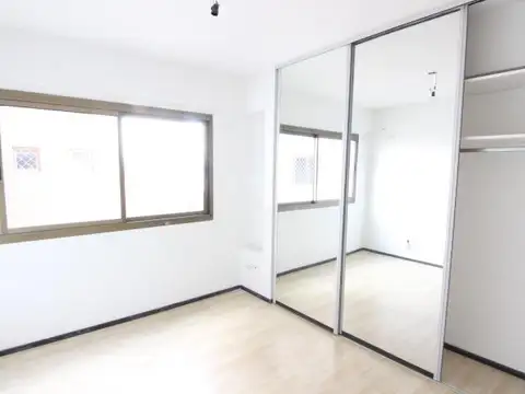 Excelente Semipiso  4 ambientes  en Venta Olivos
