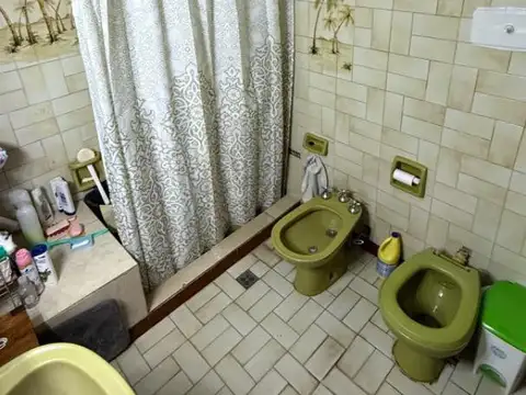 Casa en Venta con 5 cocheras