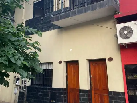 EN DUPLEX 3 AMB AL FRENTE CON ENTRADA INDEPENDIENTE * IMPECABLE* TERRAZA CON PARRILLA