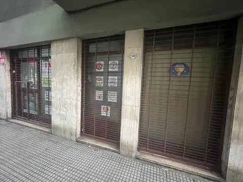 Impecable Local a 2 cuadra de Pza. Once y Av. Rivadavia