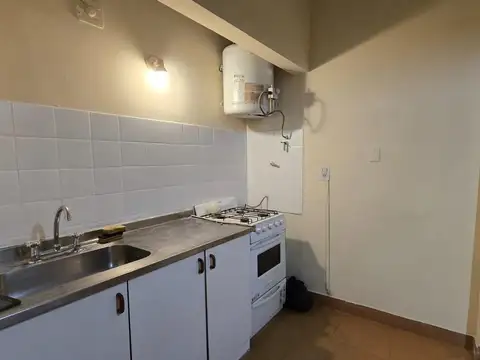 Departamento en Alquiler en Castelar Norte, $ 350.000