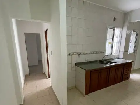 Depto Tipo Casa en Alquiler en Lanús, $ 720.000