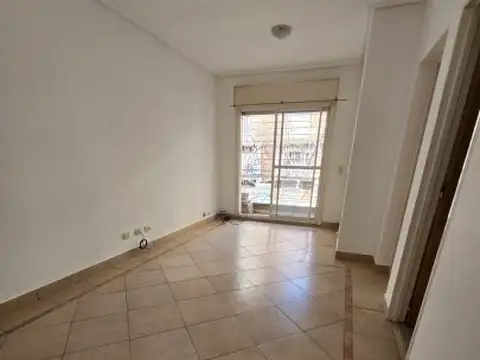 VENTA 1 DORM. BALCON AL FRENTE. LOURDES