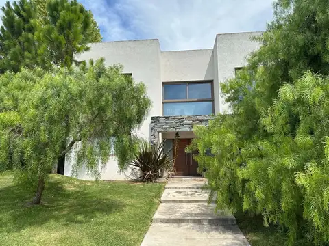 Casa  en Venta en San Sebastian, Escobar, G.B.A. Zona Norte