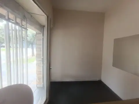 Local en Alquiler en Tapiales, $ 400.000