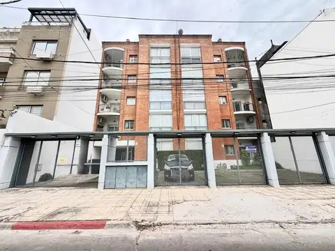 Departamento monoambiente con cochera en excelente ubicación