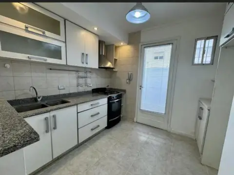 Depto Tipo Casa en Venta en Plaza Mitre, USD 105.000