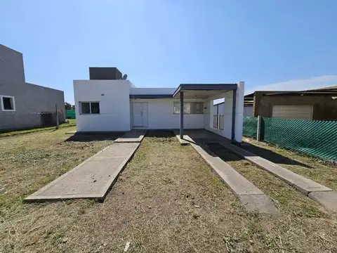 VENTA CASA 2 DORMITORIOS COLONIA TIROLESA