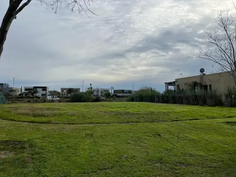 Terreno en Venta en Puertos - Barrio Marinas, USD 145.000