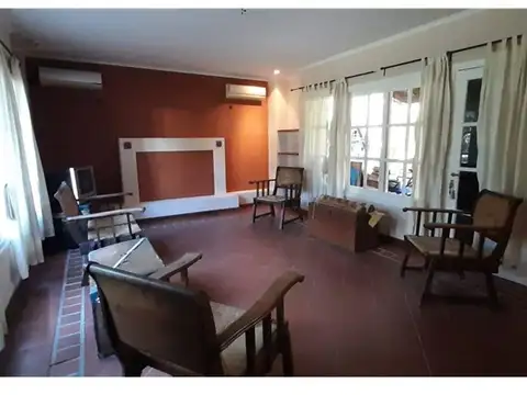 Casa 6 ambientes con 3 baños