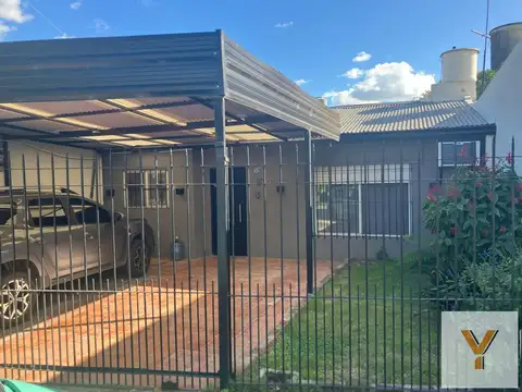 Casa en venta - 3 Dormitorios 1 Baño - Cocheras - 415Mts2 - Berazategui