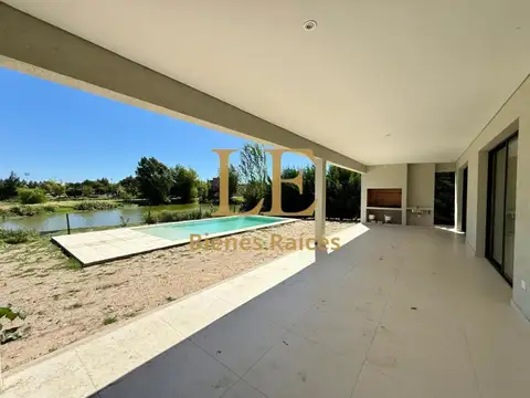 Casa en Venta en El Cantón, USD 398.000