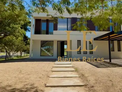 CASA A LA VENTA EN EL CANTON A LA LAGUNA