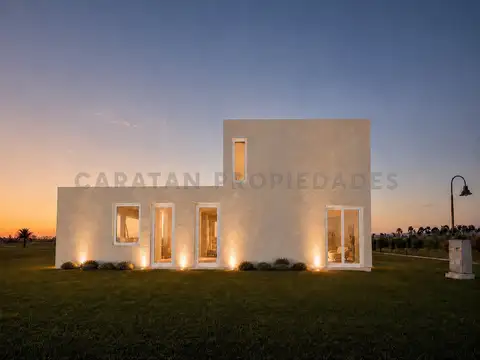 Casa 3 ambientes con 4 baños