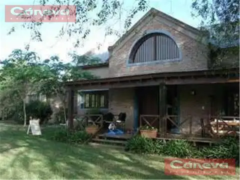 Casa 7 ambientes con 4 baños