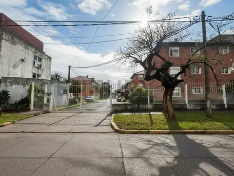 Ing Santiago Brian 800, Piso 0