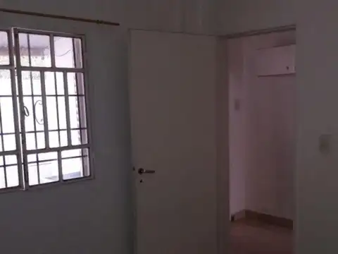 Casa 5 ambientes con 1 baño