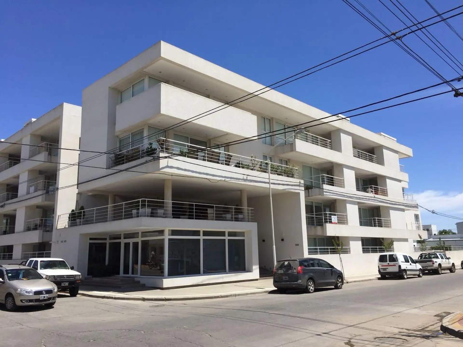 Depto 2 dorm 78m² con 2 balcones y parrilla — 3º piso, renta hasta 2027