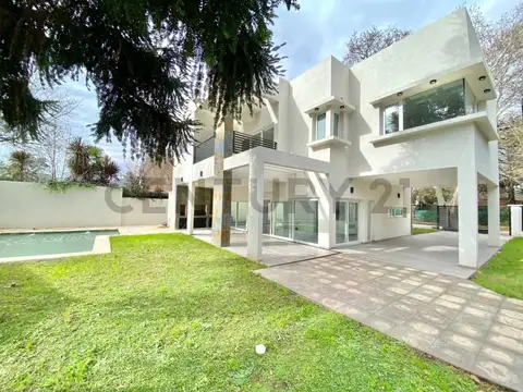VENTA CASA 4 AMB PARQUE LELOIR PARQUE PILETA NUEVA
