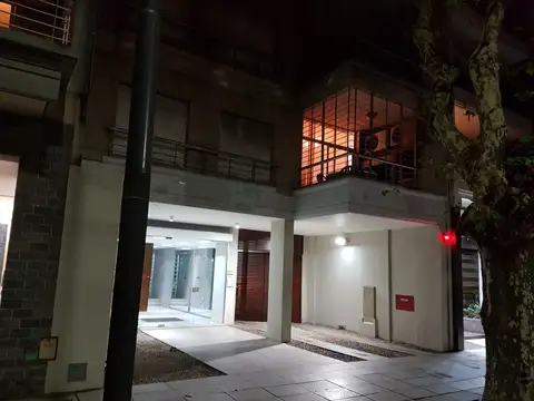 ALQUILER SEMIPISO DE 3 AMBIENTES AL FRENTE CON COCHERA EN VILLA URQUIZA