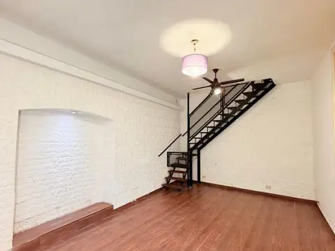 Depto Tipo Casa en Venta 80 años