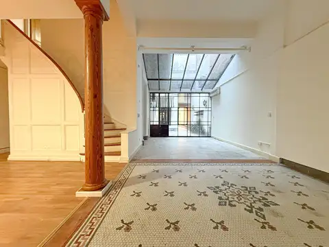 Venta. Casa para uso institucional y comercial - Centro, Rosario