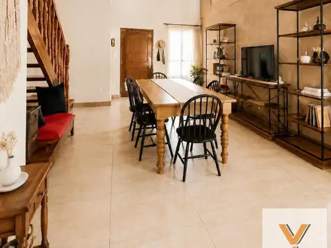 Casa 6 ambientes con 3 baños
