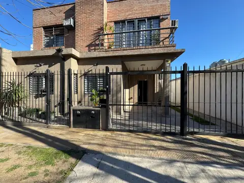 CASA PH PLANTA BAJA 3 DORMITORIOS ITUZAINGO NORTE