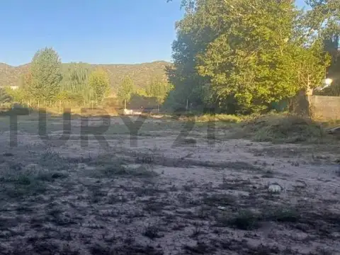 Venta terreno en barrio Los Teros