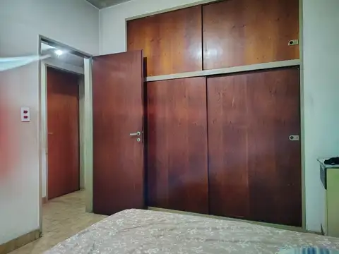 VENTA-CASA 1* P.-GARAGE-PQUE AVELLANEDA