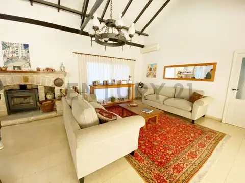 Casa en venta en City Belll con espacio verde de 1 hectárea.