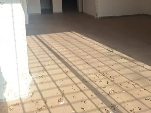 ALQUILER: Oficina/ Local/ Depósito. 380 m². YERBAL y ARTIGAS