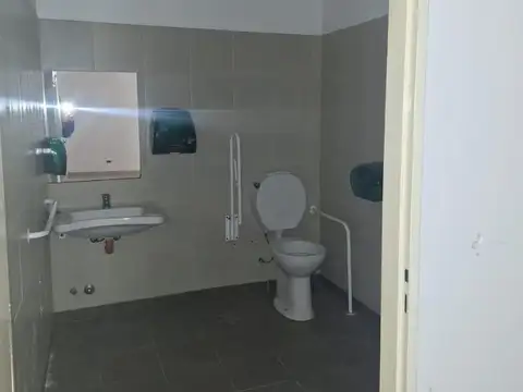 ALQUILER: Oficina/ Local/ Depósito. 380 m². YERBAL y ARTIGAS