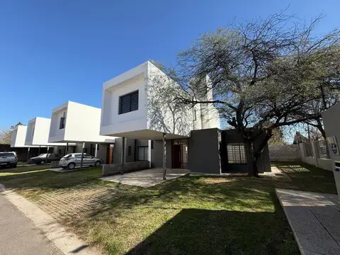 VENTA – Dúplex de 2 dormitorios apto crédito en Argüello
