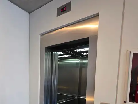 Oficina en Alquiler al Este