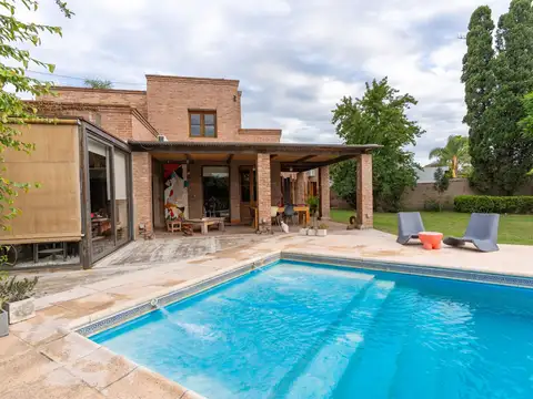 Casa en Venta con 1 cochera