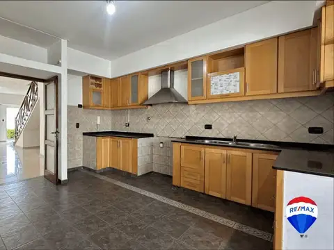 VENTA 4 AMB. QUILMES JARDIN Y COCHERA SIN EXPENSAS