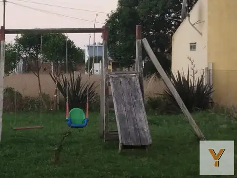 Casa en venta - 2 Dormitorios 1 Baño - Santa Clara del Mar