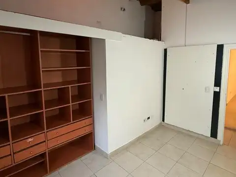 Depto Tipo Casa 5 ambientes con 1 baño