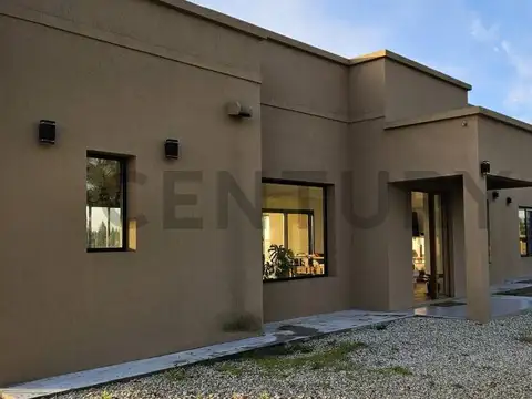 Aristobulo del Valle 1300, Piso 0